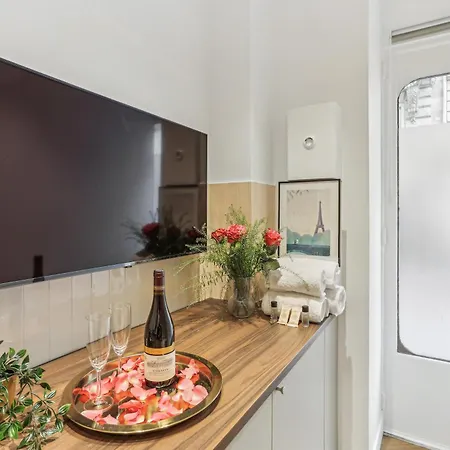Lavie Maison Hot Tub And Ac Near Arc De Triomphe Paris Exterior photo