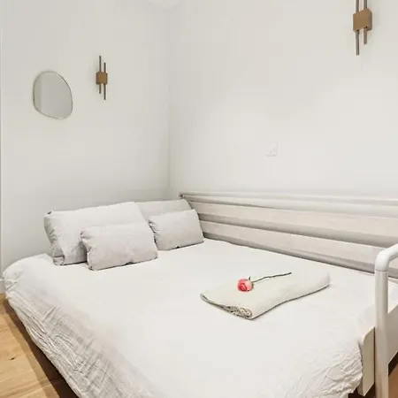 Lavie Maison Hot Tub And Ac Near Arc De Triomphe Paris Exterior photo